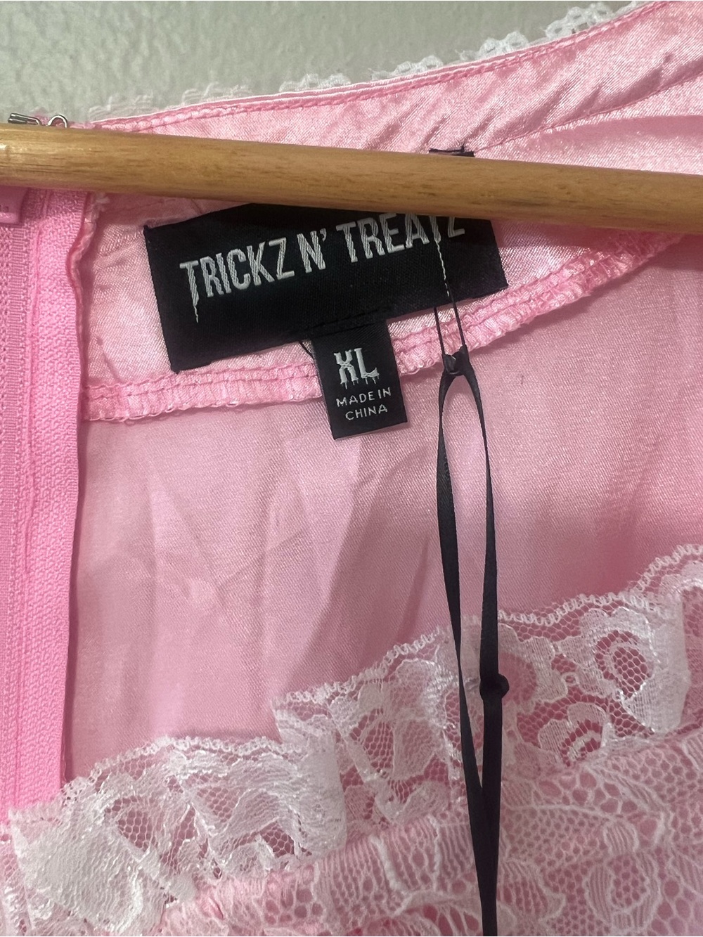 Dolls Kill Trickz N’ Treatz Cake Queen Costume Pink Lace Dress XL NWT - Picture 5 of 11